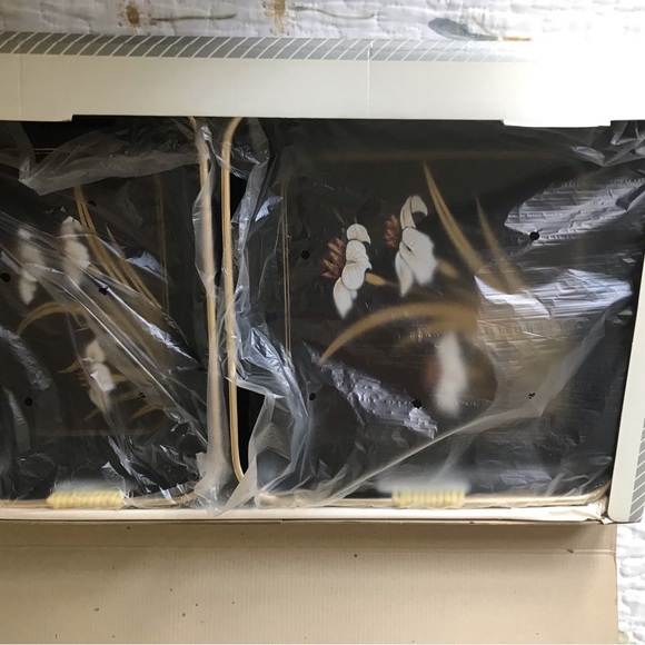 Trays- Set of 3 Vintage Tray Set New in Box - Picture 4 of 9